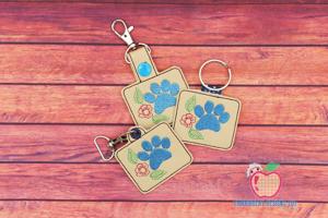 Dog Coyotes Paw ITH Snaptab Keyfob Design